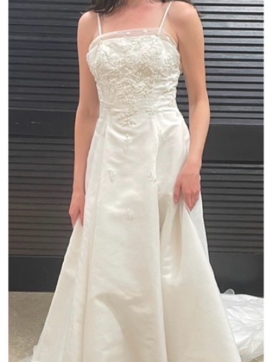 marline Dresses & Skirts - Elegant White Embroidered Spaghetti-Strap Dress